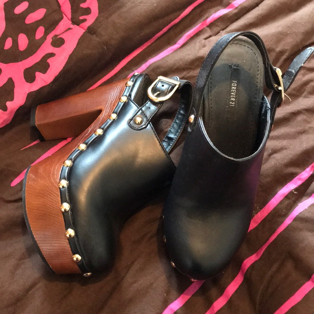 Platform clogs